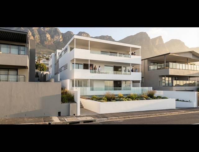 883M² VACANT LAND FOR SALE IN CAMPS BAY